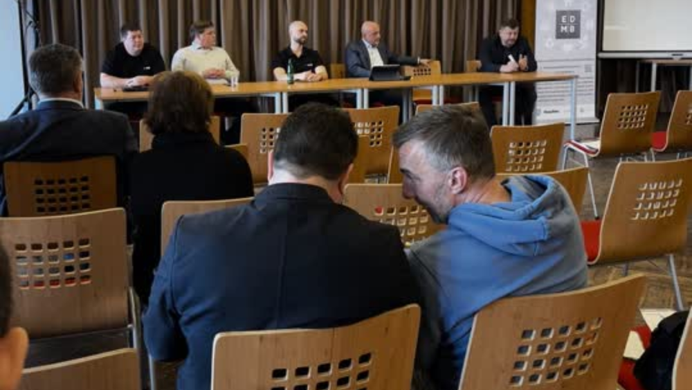 Fotovoltaika a bateriová úložiště: Co dává smysl pro obce a firmy v roce 2026?